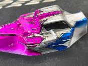 UK-CARROSSERIE P2 BLEU/SILVER/VIOLET METAL PEINTE pour XRAY XB8 2024/2025 - J-CONCEPTS