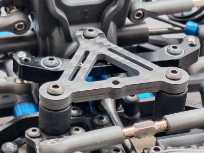 UK-Carbon Servo Saver Plate for B74.2 WS Line