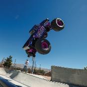 UK-Monster 1/10 QUAKE 223S DSC 2WD RTR Brushless Monster Truck, Purple ARRMA