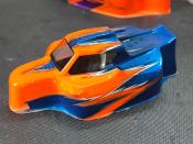 UK-Body "JC S15" Orange Fluo/Blue for TEKNO EB/NB48 large WS-LINE